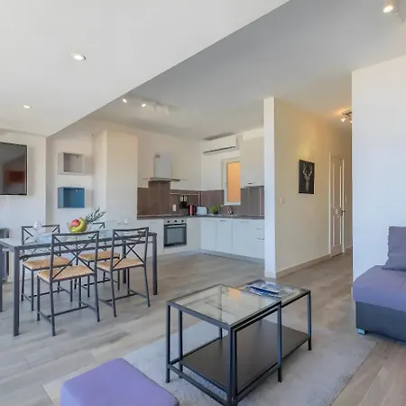 Sea View Retreat 2
